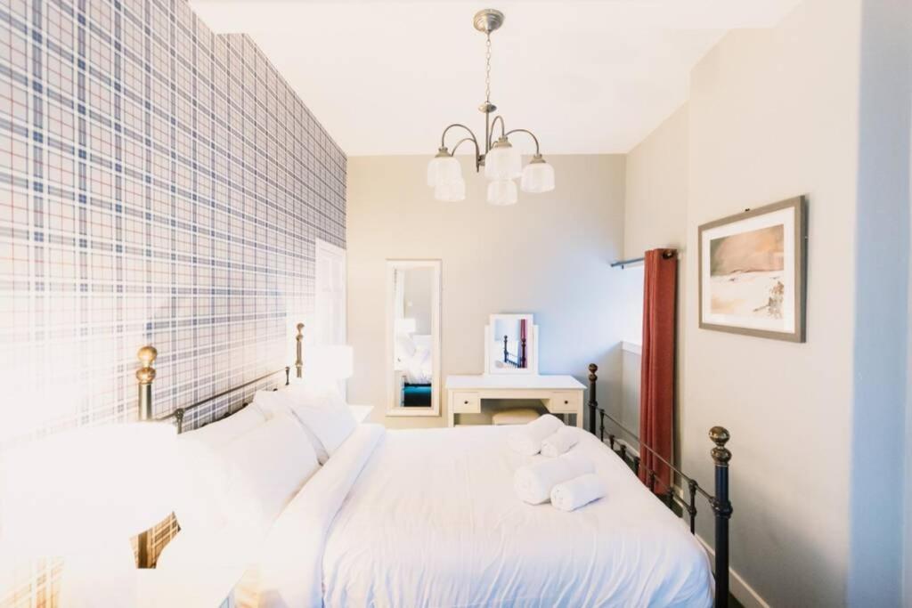 Factors House - A Comfy Cottage In Countryside Park With Wifi And Access To Bar And Pool Perth Exterior foto