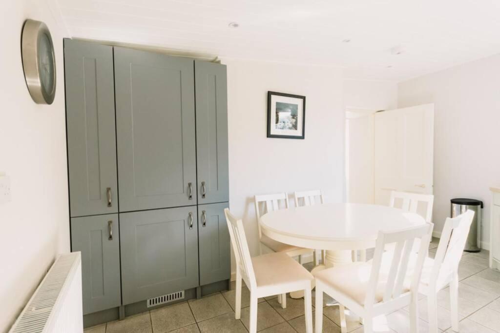 Factors House - A Comfy Cottage In Countryside Park With Wifi And Access To Bar And Pool Perth Exterior foto